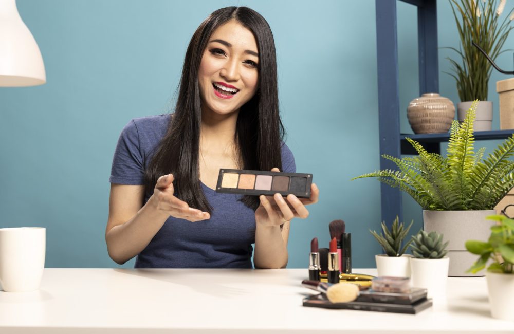 beauty-influencer-presents-makeup-product-min